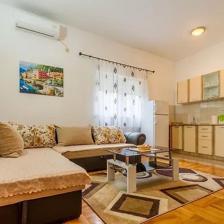 Nikola Pleasure Apartment