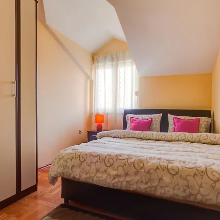 Apartment Nikola Pleasure