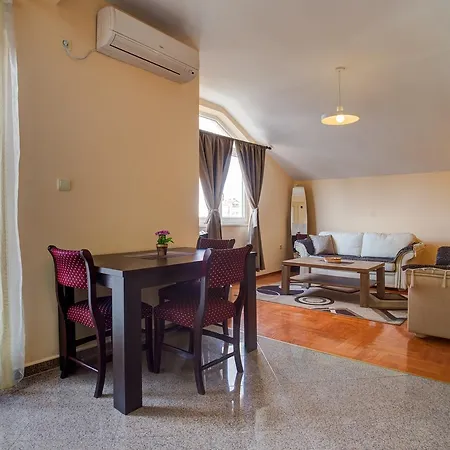 Apartment Nikola Pleasure